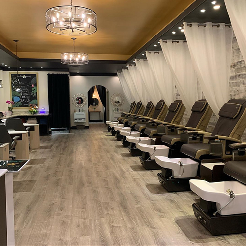 Interior of Hele Mai Salon in Waikiki, which includes multiple pedicure chairs